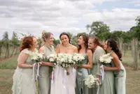 brides-posing-outdoors